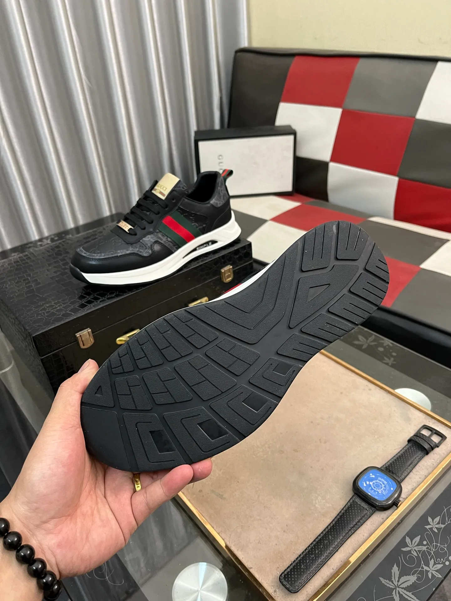 Men's shoes💰420⌚️⌚️[GUCCI] Gucci men's casual shoes are absolutely popular🔥The ultimate matching item for trendy men! The charm of super texture is irresistible, the main recommendation, the flower leather color is bright! The upper is made of high-quality cowhide with branded fabrics, pigskin lining for the feet, and wear-resistant rubber sole, which is noble and elegant! Extremely comfortable🎁🎁You can be as handsome as you want💪 38-442️⃣colors available